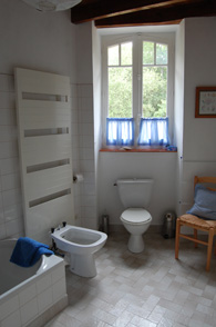 gite with bathroom