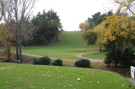 Carcassonne golf club tee off hole 1